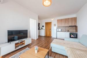 Exclusive Seafront Apartments by PikHost