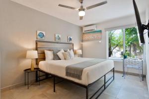 3 Bedroom Condo in the Hotel Zone - fits 6