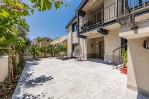 Loen Modern Seaside Apartment 3BR Free Parking by PikHost
