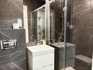 Sunny Apartment - BOOK IT Warsaw