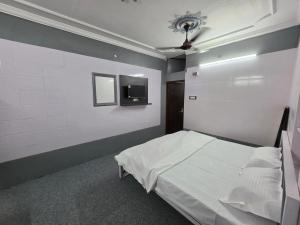 Saira Mahal HOTEL