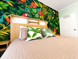 Tropical Pool Oasis Near Surf City - AC - WIFI - Private