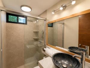 Ocean Breeze Condo 1 block F beach