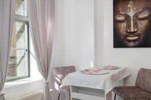 Boho Flat on Krymská Near City Centre