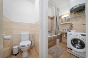 Boho Flat on Krymská Near City Centre