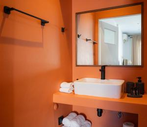 Curated Vintage Athenian apartment with Acropolis view
