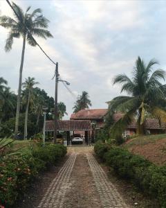 Dshahrul bunglow and chalet by the sea