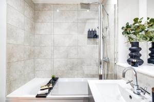 Modern 2BR Flat in Birminghams Jewellery Quarter!