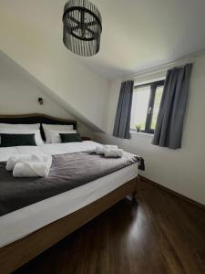 Luxusní apartmán 3kk, výhled na náměstí, 10 min k pláži