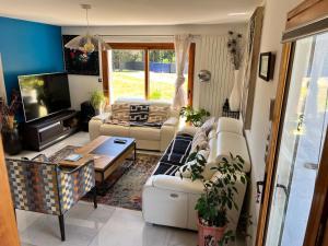 Maison contemporaine avec grand jardin À quelques minutes du port de Brigneau