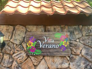 Villa Verano 5BR Home & Pool by Santa Teresa Beach