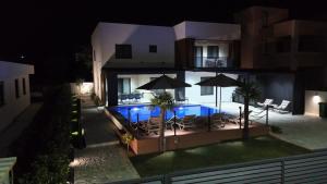 Luxury Villa Bar