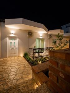 Fiore Rooms 1