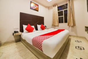 Hotel O The Sterling New Delhi railway station
