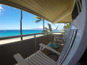 King or Double Room with Ocean Front View room in Kaanapali Ocean Inn