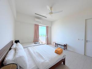 By The Sea@ Cozy Beachfront Home (Batu Ferringhi).