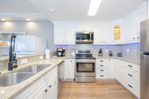 Westwind 901 condo