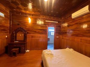 Cloudy Hill Hostel & Villa