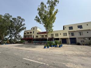 Crystael Hotel