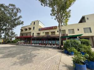 Crystael Hotel