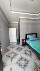 Solo travelers dream-affordable rooms by wirakos