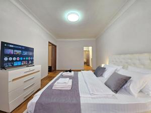 Barokko Terrassa Мережа квартир Alex Apartments у самому Центрі Полтави, Безконтактне заселення 24-7, Електрика, Світло та Опалення цілодобово, Документ?