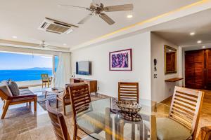 Blue Horizon 804 | 2BR2BA Puerto Vallarta | Ocean View, Pool, Gym
