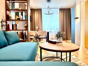 Brand New 1 BDR Luxury Apartment in Top Centre