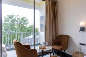 Villa Miran Pet-friendly Boutique room in a retreat with Infinity looking Pool, Activity room, Lawn, Garden