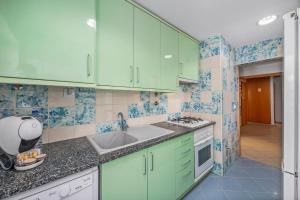 Gorgeous Oceanview Apartment, Albufeira Marina