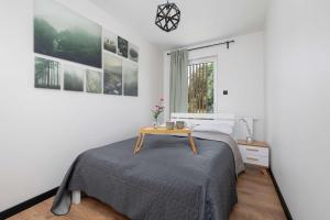 Przytulne Apartamenty Blisko Gór z Balkonem i Parkingiem by Noclegi Renters