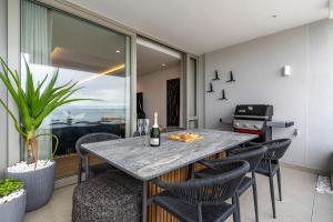 The Mira Hermanus Whisperer Whales Oasis 302