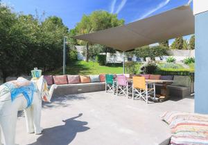 Luxurious 5-Bedroom Villa with Private Pool in Punta Martinet