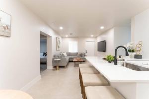 Villa Aurielle, Elegant 5BR Escape Near Miami Beach