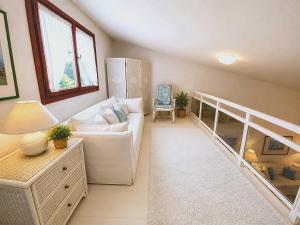 Villa Petal & Stone