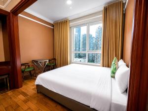 The Manor - Quiet, Comfortable & Central Studio with Pool Access