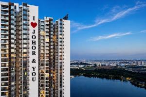 YIJU - R&F Princess Cove, Johor Bahru # Near CIQ #Serviced Apartments #Chinese Language Services