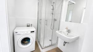 1 room apartment, balcony, Zuzany Chalupovej 18B