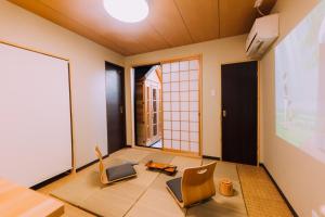 Private Sauna 100C House in Osaka Mist