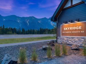 Skyridge Mountain Retreat 4BR with BBQ Near Banff