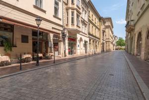 Heart of Cracow Cosy Apartment by BookingHost
