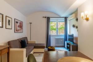GuestHost - Porta Latina Cozy Apartment