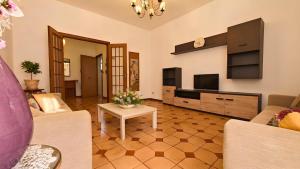 LOasi di Laura, Appartamento a Siracusa Centro con Parcheggio Privato
