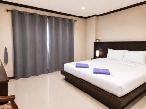 Hollywood Inn Love