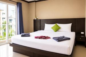 Hollywood Inn Love