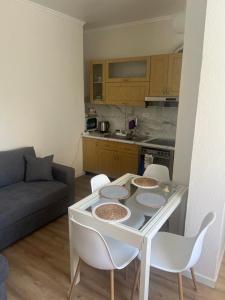 Cozy Renovated Studio - 10 min to City Center