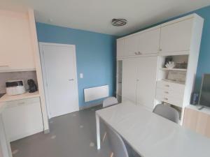 AMAD 5F - Studio with enclosed sleeping area