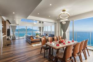 Wyndham Soleil Danang - Free Schedule Airport Shuttle