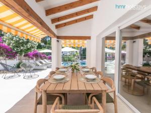 Villa Lenita by HMR Holidays
