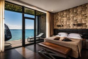 M1 Club Hotel